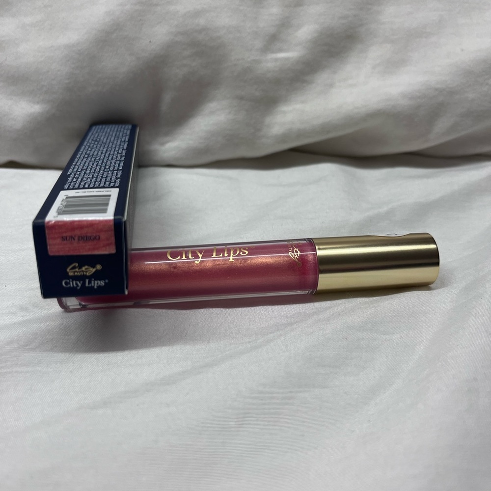 Sun Diego Color City Lips Plumping Lip Gloss
